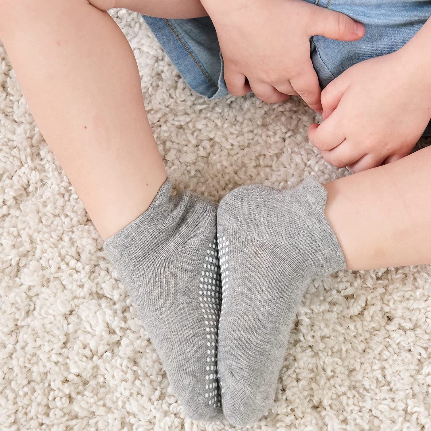 Cozy Non-Slip Ankle Socks for Infants and Toddlers with Non-Skid Soles