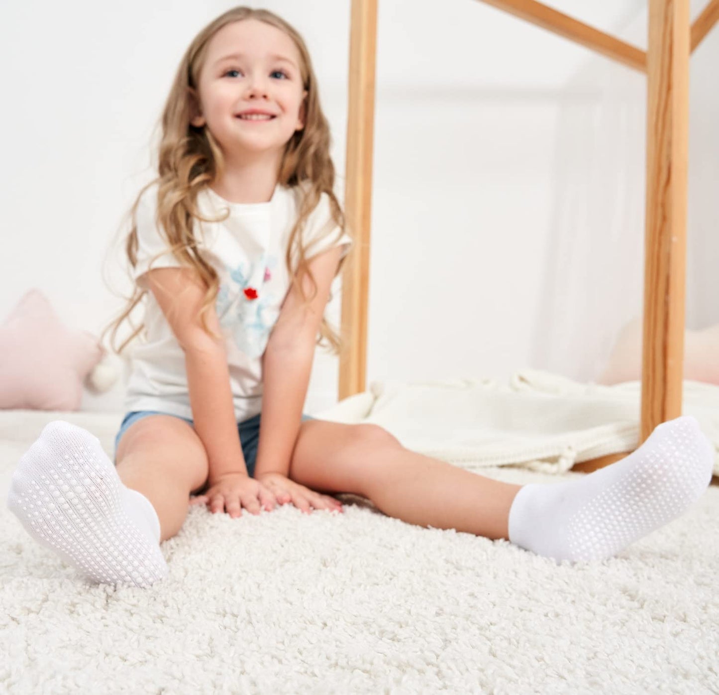 Cozy Non-Slip Ankle Socks for Infants and Toddlers with Non-Skid Soles