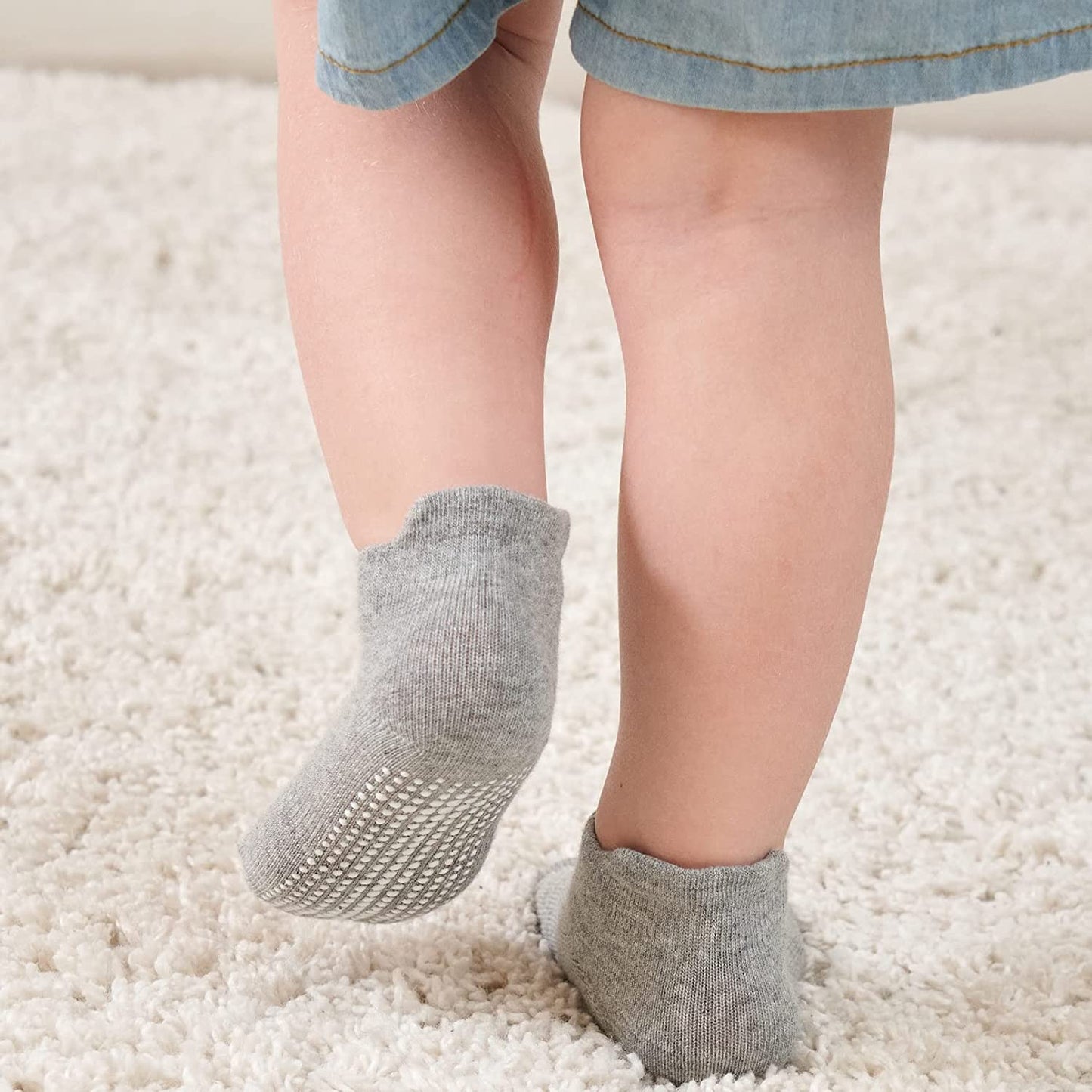 Cozy Non-Slip Ankle Socks for Infants and Toddlers with Non-Skid Soles